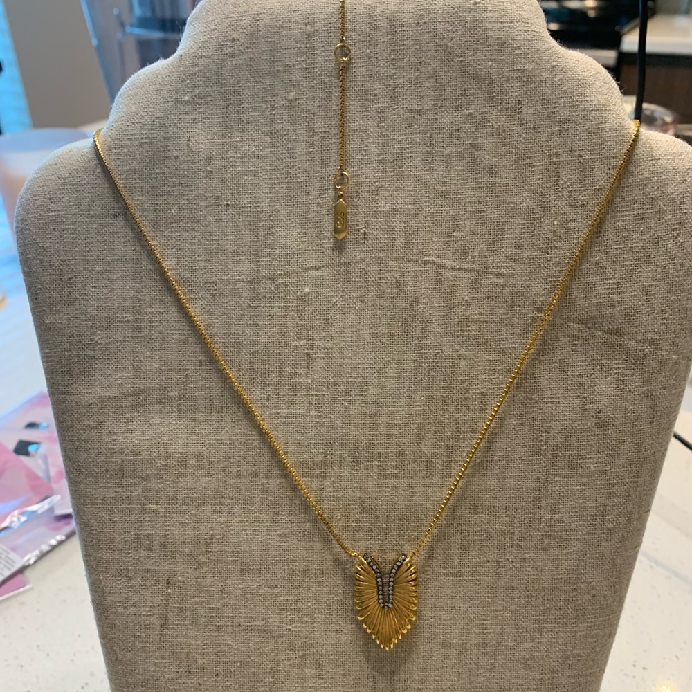 Mini Pegasus delicate necklace